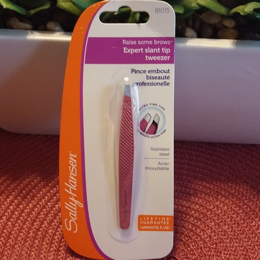 Sally Hansen tweezer